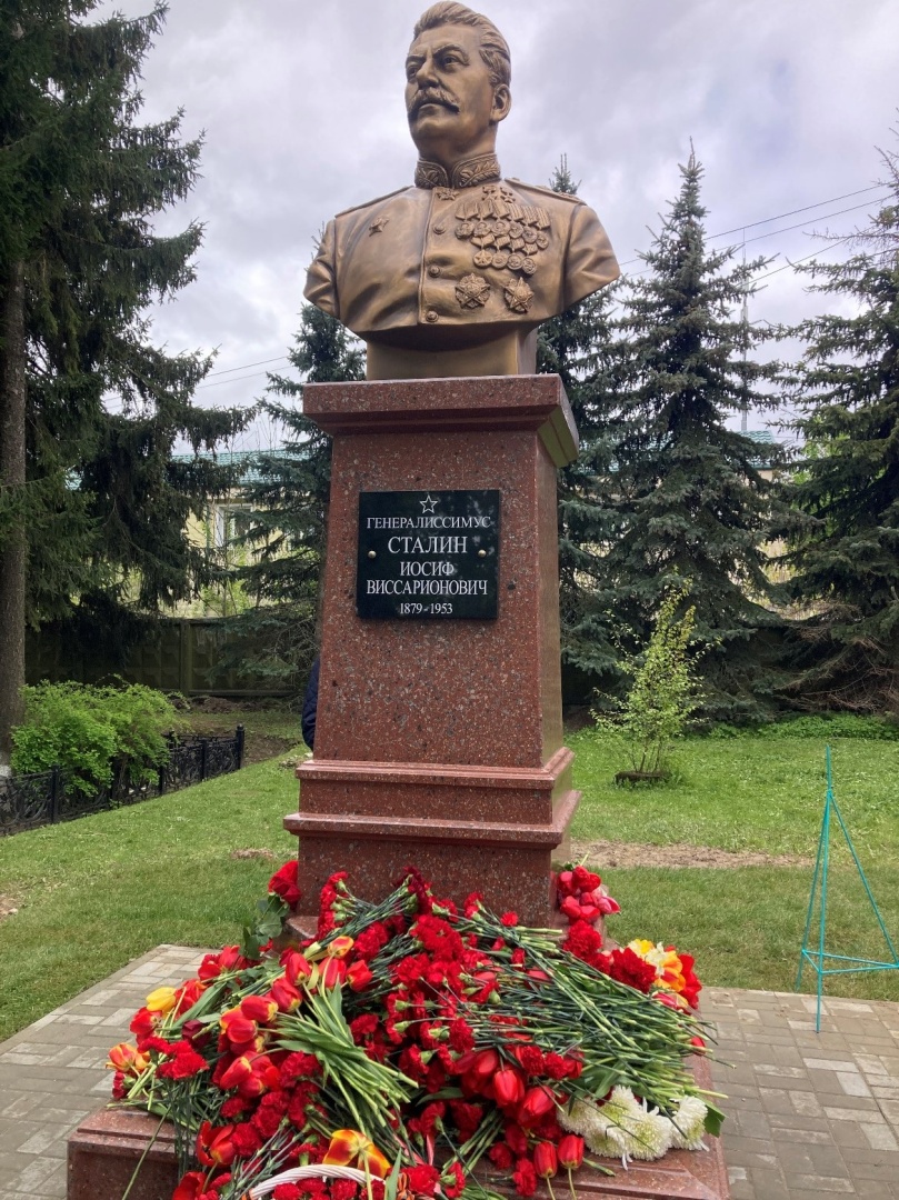 Фото новости "В Абакане определены места для голосования по памятнику Сталину"